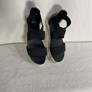 Time and Tru Black Elastic Sandals